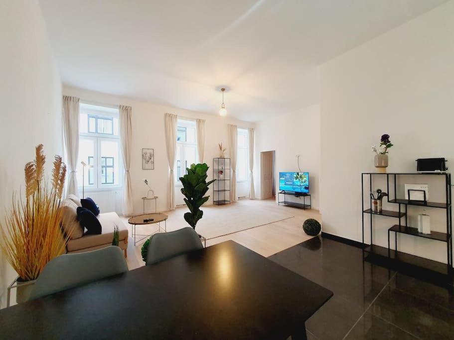 Savoir Vivre Apartments Rosinagasse Vienna Esterno foto